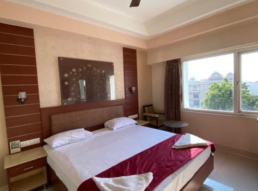 Hotel Maya Residency - Image 4