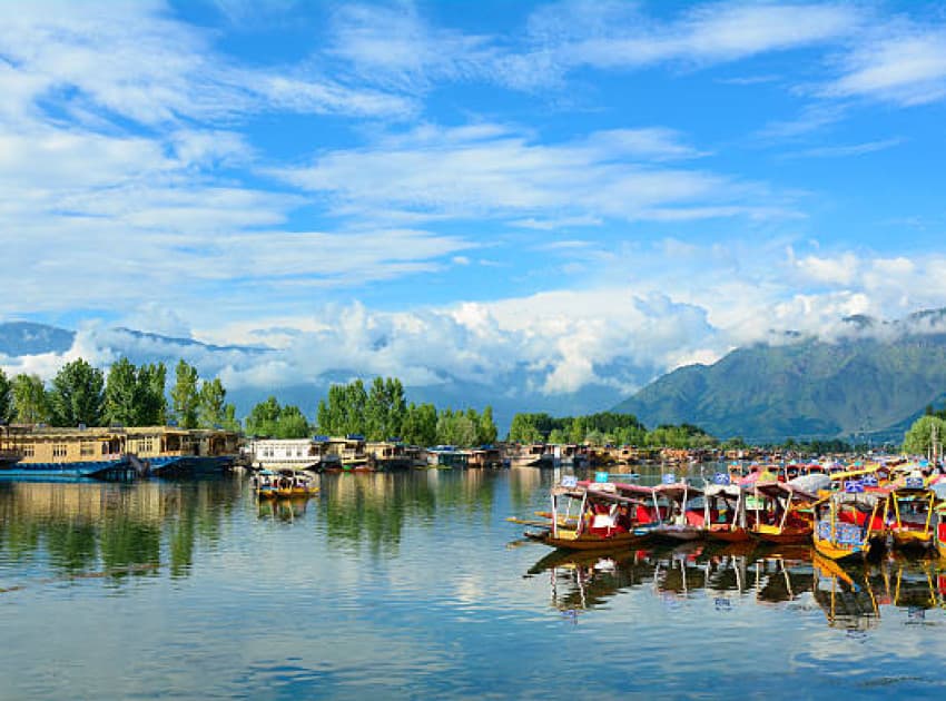 Find Hotels in Srinagar