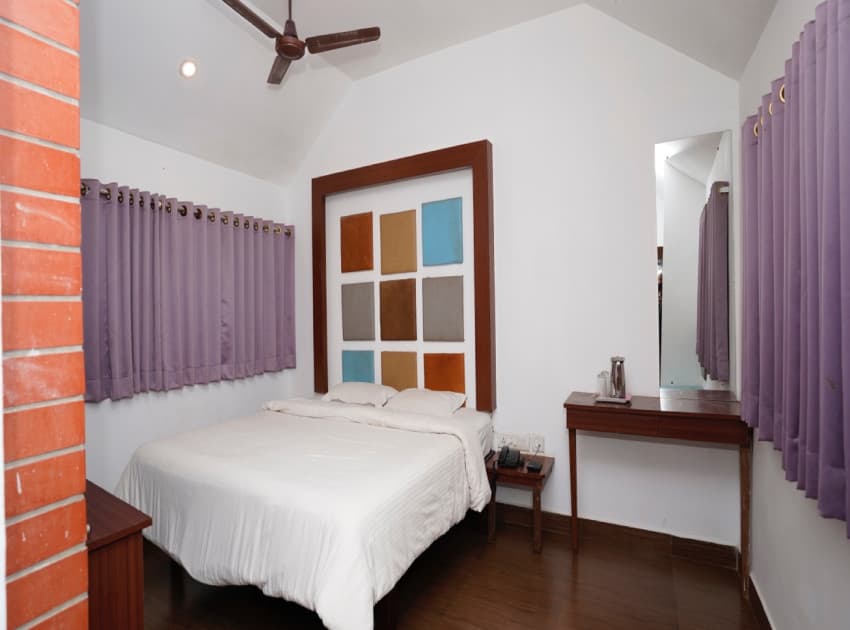 Book Premium Cottage room in Yelagiri