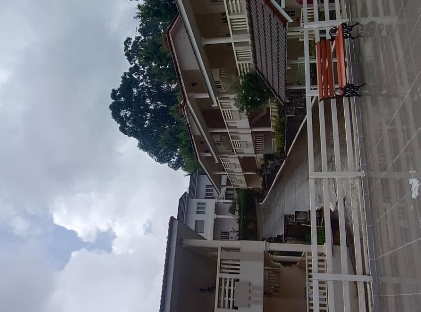 Book Premium-Tea PV+Balcony room in Ooty